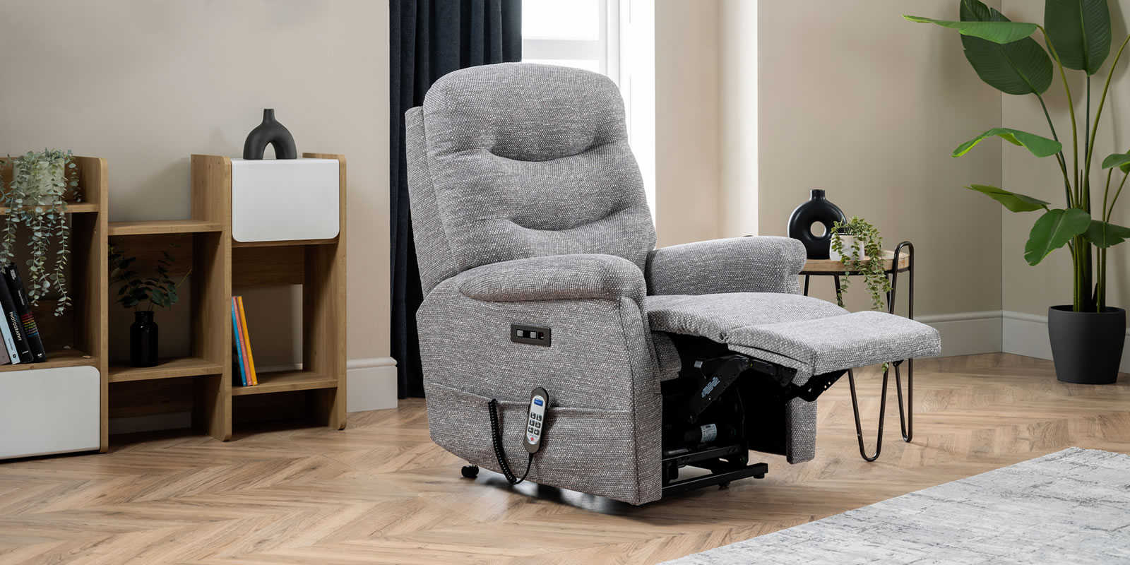 Celebrity Furniture Hollingwell Fabric Recliner Roomset
